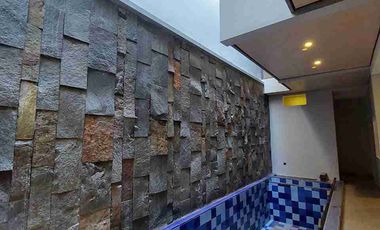 Disewakan rumah ada kolam renang 3 lantai San Antonio Pakuwon city