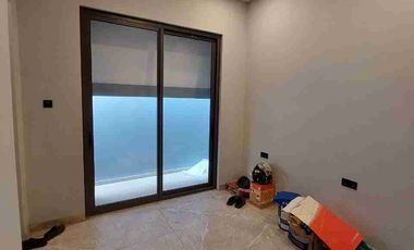 Disewakan rumah ada kolam renang 3 lantai San Antonio Pakuwon city