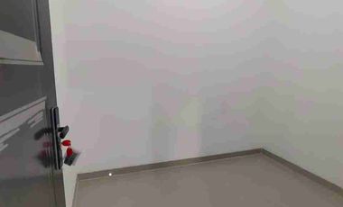 rumah2 lantai akses motor selangkah ke pgc cililitan