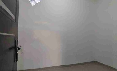 rumah2 lantai akses motor selangkah ke pgc cililitan