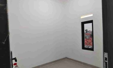 rumah2 lantai akses motor selangkah ke pgc cililitan