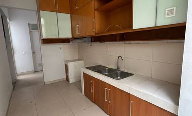 DISEWAKAN RUMAH CITRALAND TERDEPAN 2 Lantai Semi Furnish