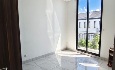 🏠 DISEWAKAN RUMAH DI SUMMARECON MUTIARA MAKASSAR – CLUSTER TOPAZ