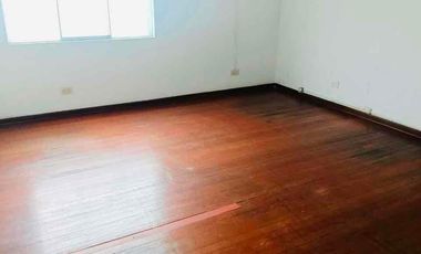 ALQUILÓ CASA EN SAN ISIDRO  EXCELENTE ZONA .