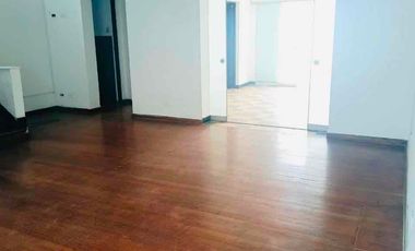 ALQUILÓ CASA EN SAN ISIDRO  EXCELENTE ZONA .