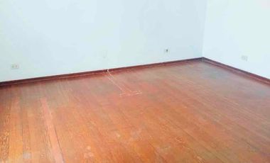 ALQUILÓ CASA EN SAN ISIDRO  EXCELENTE ZONA .