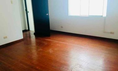 ALQUILÓ CASA EN SAN ISIDRO  EXCELENTE ZONA .