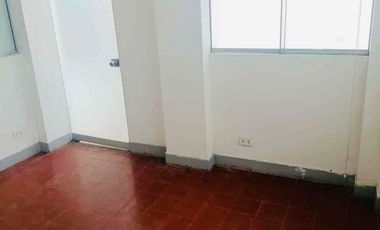 ALQUILÓ CASA EN SAN ISIDRO  EXCELENTE ZONA .