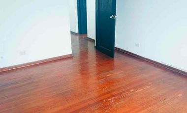 ALQUILÓ CASA EN SAN ISIDRO  EXCELENTE ZONA .