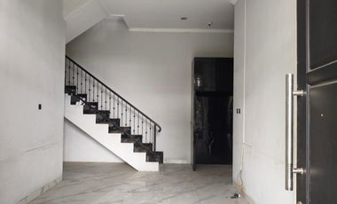 Dijual Rumah HOOK 2 Lantai Siap Huni Di Perum Griya Kencana Menganti Gresik