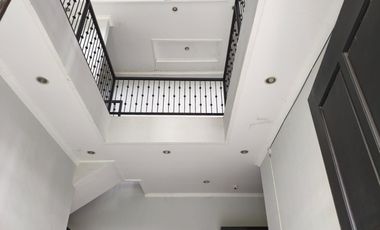 Dijual Rumah HOOK 2 Lantai Siap Huni Di Perum Griya Kencana Menganti Gresik