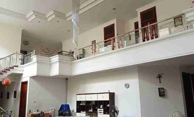 DISEWAKAN RUMAH MEWAH KOMERSIAL AREA KUPANG INDAH