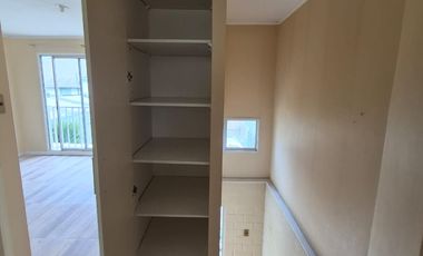 Se arrienda casa en seguro condominio familiar, La Calera