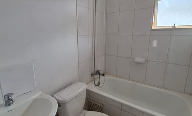 Se arrienda casa en seguro condominio familiar, La Calera