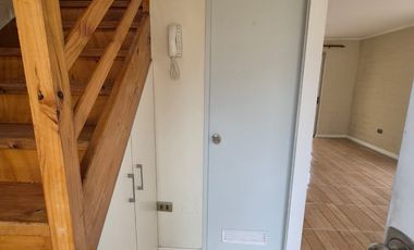 Se arrienda casa en seguro condominio familiar, La Calera