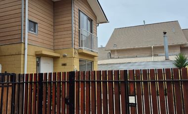 Se arrienda casa en seguro condominio familiar, La Calera