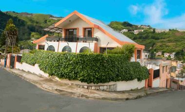 Casa esquinera de venta, La Vicentina, San Pablo. 6 hab., 4 garajes