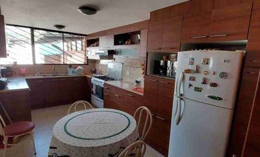 Casa esquinera de venta, La Vicentina, San Pablo. 6 hab., 4 garajes