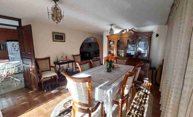 Casa esquinera de venta, La Vicentina, San Pablo. 6 hab., 4 garajes