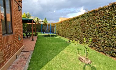 ARRIENDO EXCELENTE CASA CAJICA CUNDINAMARCA COLOMBIA.