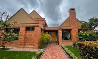 ARRIENDO EXCELENTE CASA CAJICA CUNDINAMARCA COLOMBIA.