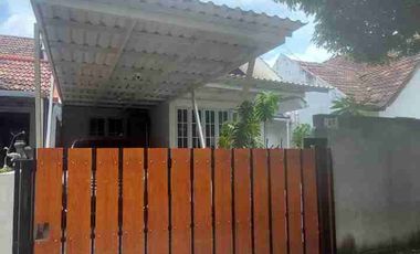 JUAL MURAH BU Rumah Semi Furnished di Kemang Pratama 2 Siap Huni