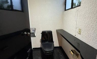 RENTA CASA EN CONDOMINIO EN BOSQUE DE LAS LOMAS