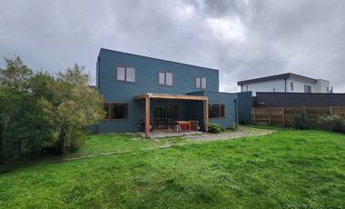 VENTA CASA LA AVENA FRENTE A PLAZA
