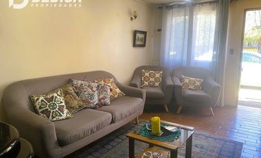 Linda Casa en venta en Condominio. Peñalolén.