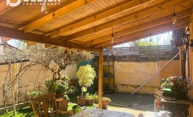 Linda Casa en venta en Condominio. Peñalolén.