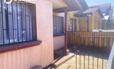 Linda Casa en venta en Condominio. Peñalolén.