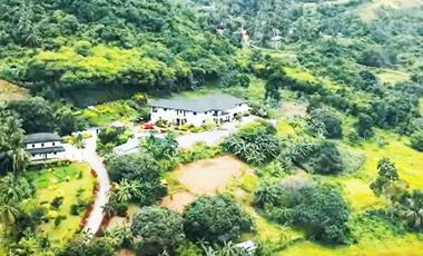Luxury 15 Bedrooms Grand Farmhouse with Pool in Countryside Danao City