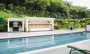 Luxury 15 Bedrooms Grand Farmhouse with Pool in Countryside Danao City