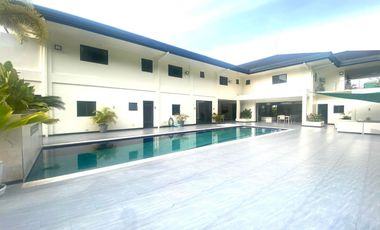 Luxury 15 Bedrooms Grand Farmhouse with Pool in Countryside Danao City