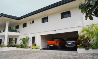 Luxury 15 Bedrooms Grand Farmhouse with Pool in Countryside Danao City