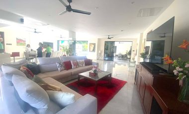 Luxury 15 Bedrooms Grand Farmhouse with Pool in Countryside Danao City