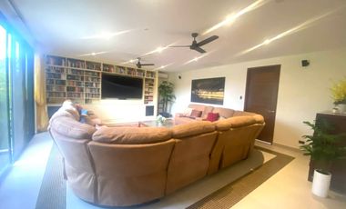 Luxury 15 Bedrooms Grand Farmhouse with Pool in Countryside Danao City