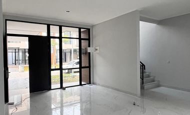 Disewa Rumah 2 Lantai di Kuningan Village PIK Ukuran 10x20