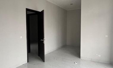 Disewa Rumah 2 Lantai di Kuningan Village PIK Ukuran 10x20