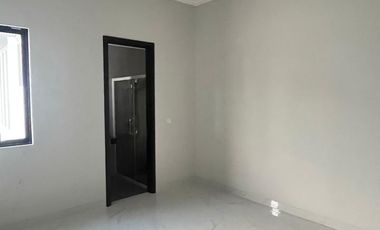 Disewa Rumah 2 Lantai di Kuningan Village PIK Ukuran 10x20