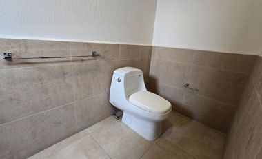 CASA EN RENTA EN RINCONADA DEL CASTAÑO, METEPEC.