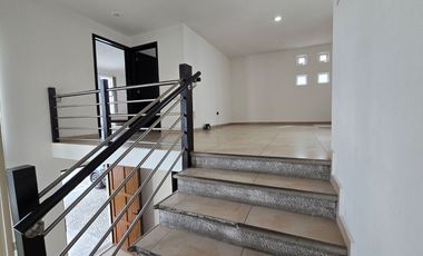 CASA EN RENTA EN RINCONADA DEL CASTAÑO, METEPEC.