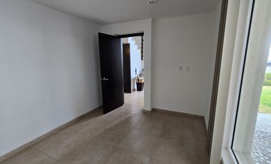 CASA EN RENTA EN RINCONADA DEL CASTAÑO, METEPEC.