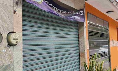 Amplia casa sobre avenida principal