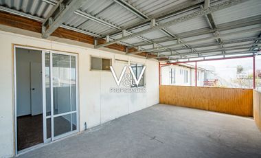 SE VENDE HERMOSA CASA EN SECTOR SUR DE LA CIUDAD.