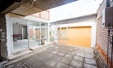 SE VENDE HERMOSA CASA EN SECTOR SUR DE LA CIUDAD.