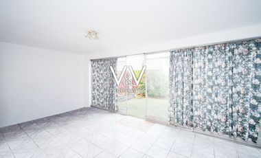 SE VENDE HERMOSA CASA EN SECTOR SUR DE LA CIUDAD.