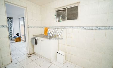 SE VENDE HERMOSA CASA EN SECTOR SUR DE LA CIUDAD.