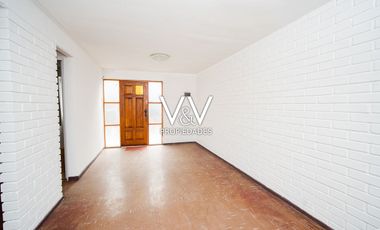 SE VENDE HERMOSA CASA EN SECTOR SUR DE LA CIUDAD.