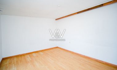 SE VENDE HERMOSA CASA EN SECTOR SUR DE LA CIUDAD.